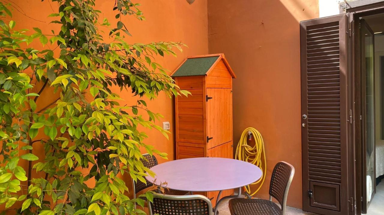 Rione Monti Studio Apt With Private Garden Roma Eksteriør bilde